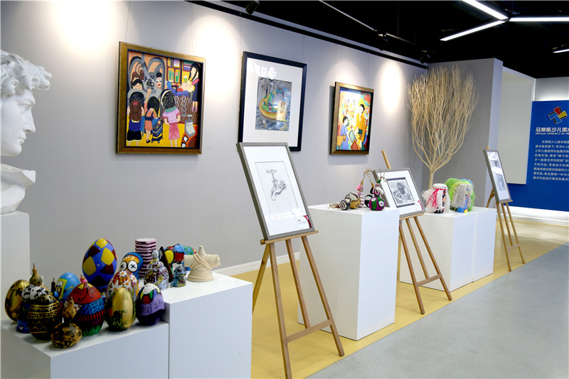 希望美术教育奎文总校的小画家个人展