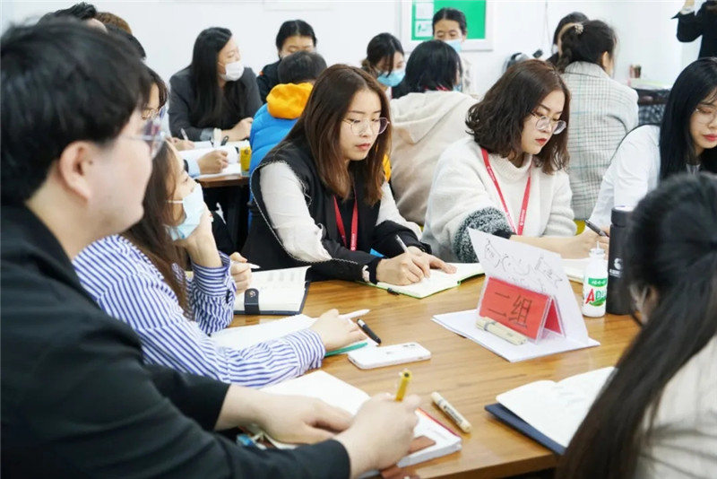 希望美术教育新学期教师教学能力提升培训会成功举办！