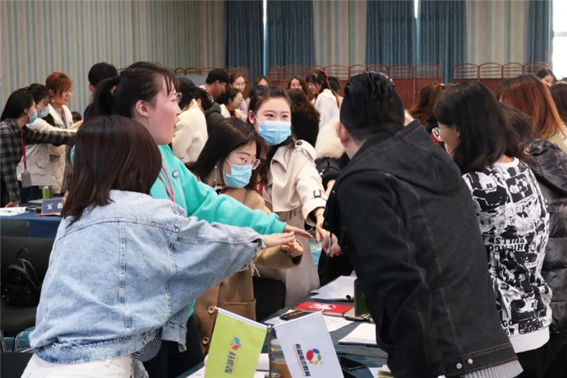 希望美术教育新学期教师教学能力提升培训会成功举办！