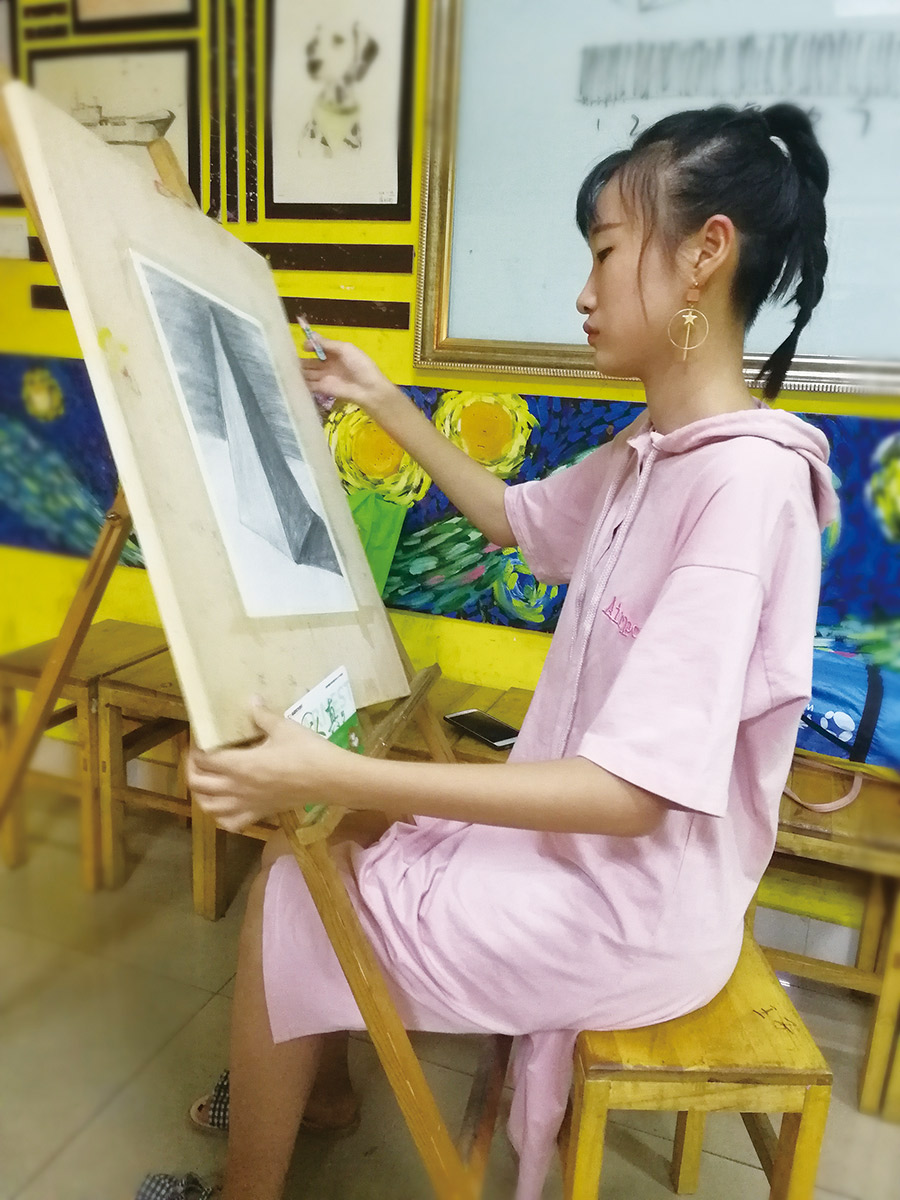 希望美术教育学生窦亦桐