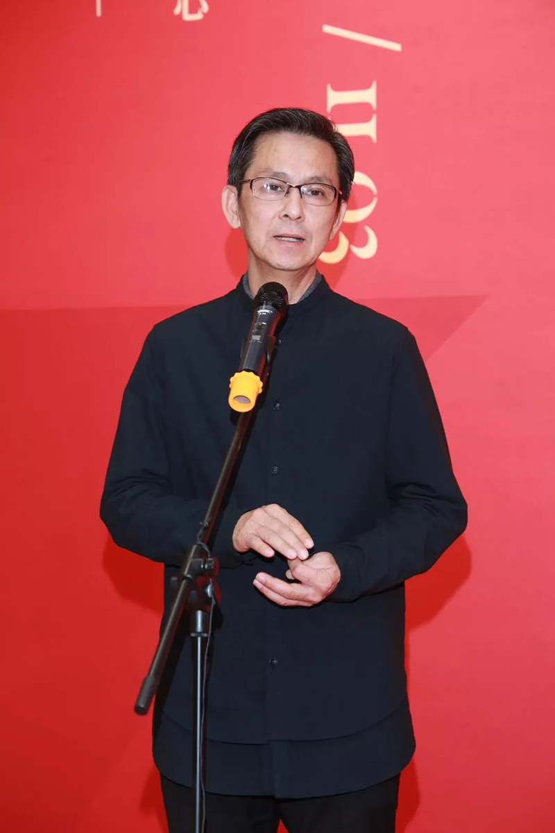 中国美术家协会副主席何家英致辞
