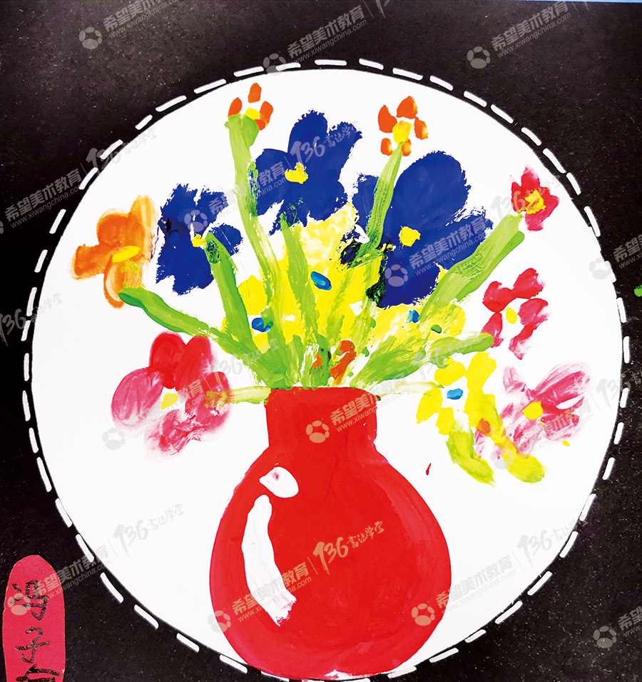 姓名：冯子瑜--作品：花与花瓶